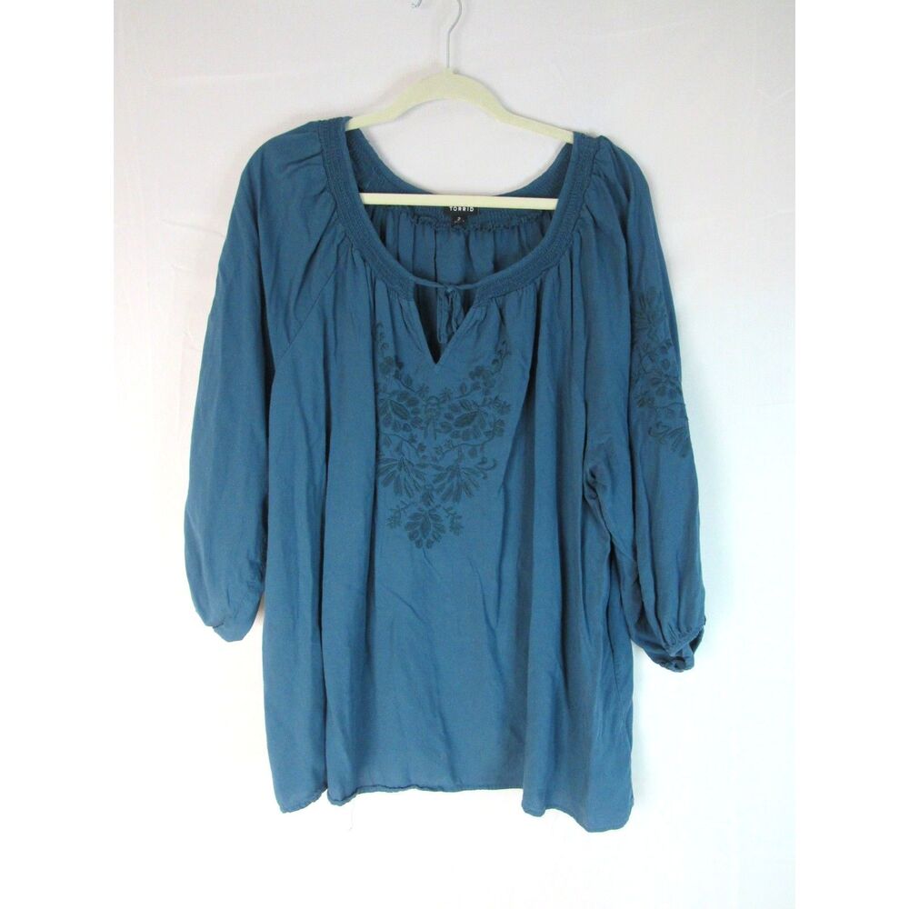 Torrid Blue Embroidered Peasant Blouse – Size 2 (EUC)